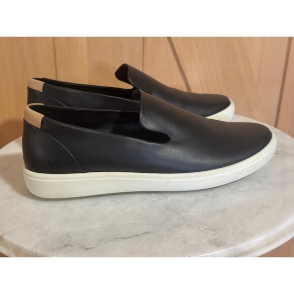 Ecco | NWOT Soft 7 Black Leather Slip On Comfort Sneakers | Size 38 EU - Picture 3 of 11